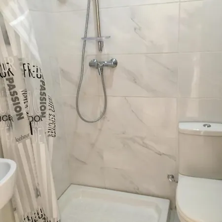 St George Central לינה וארוחת בוקר