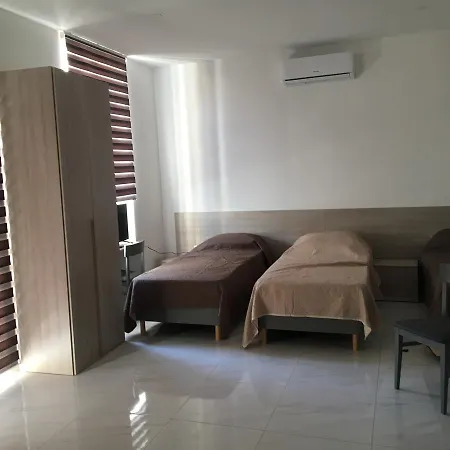 לינה וארוחת בוקר St George Central Santa Vennera